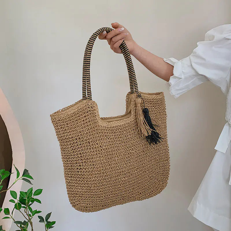 Straw shoulder bag