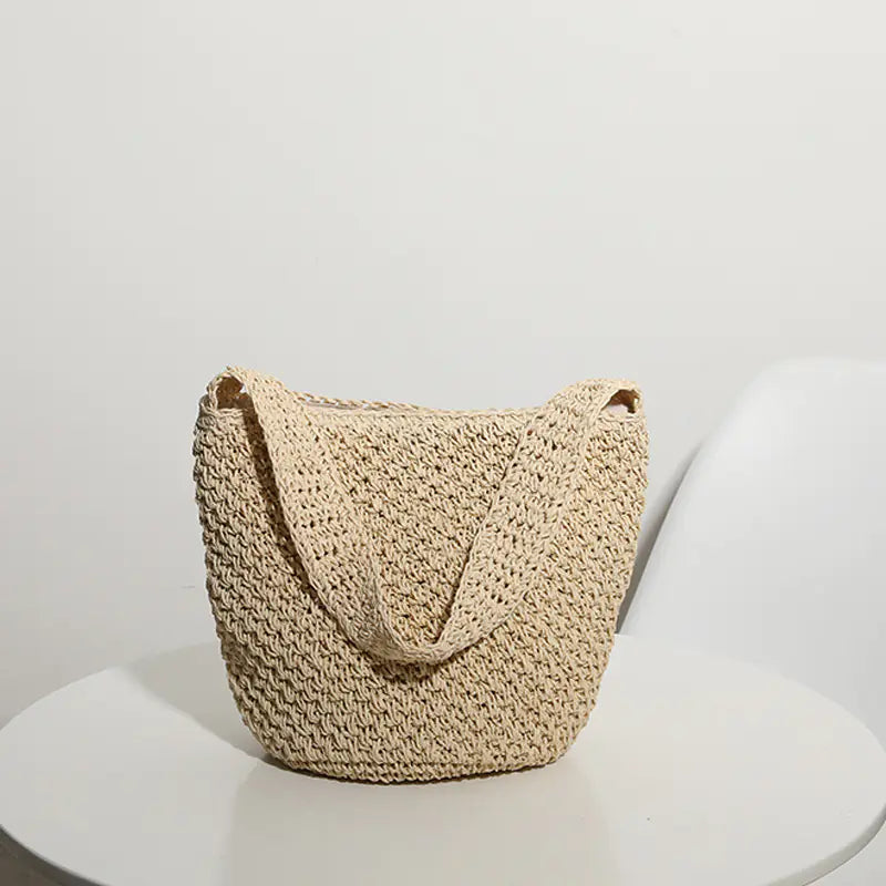Shoulder straw bag
