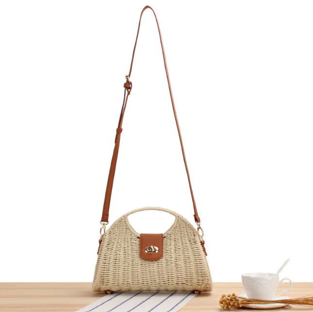 Trendy woven straw bag