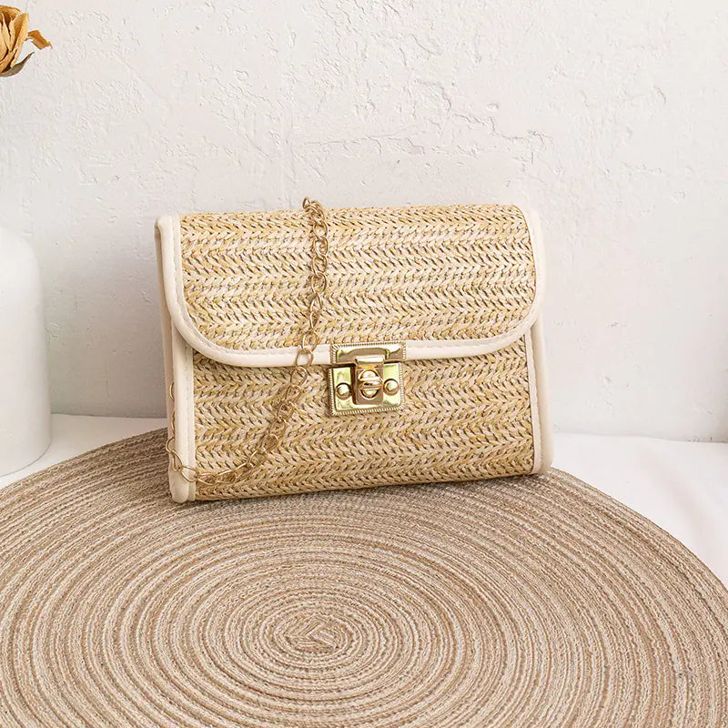 Trendy and versatile straw bag