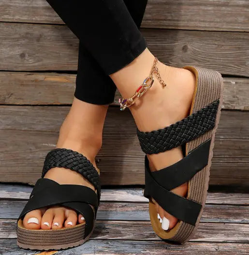 Woven casual sandals