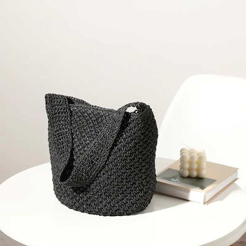 Shoulder straw bag