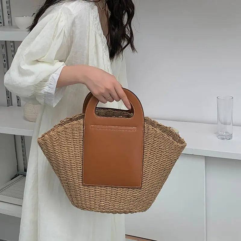 Retro straw bag